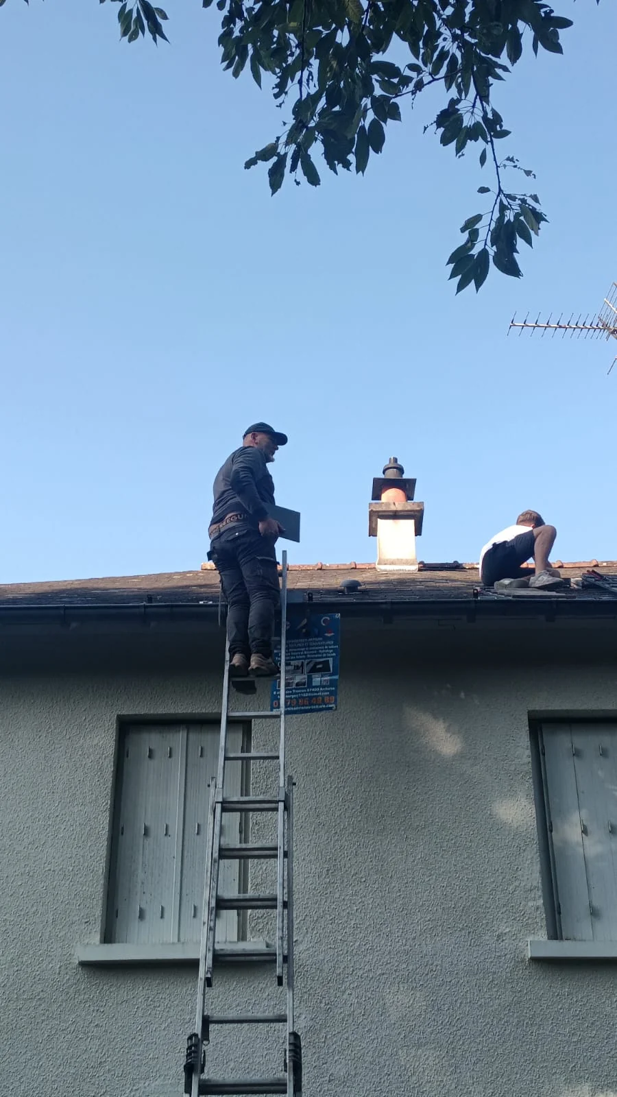 Chantier de remplacement d'ardoises à Amboise — Artisan Rénov Toiture 37